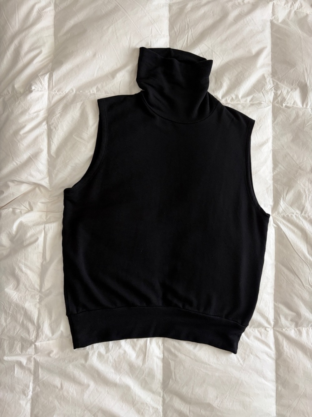 BLEUSALT Black Sleeveless Turtleneck Top